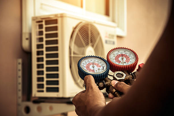 Professional Hvac technician working in Tecumseh, OK